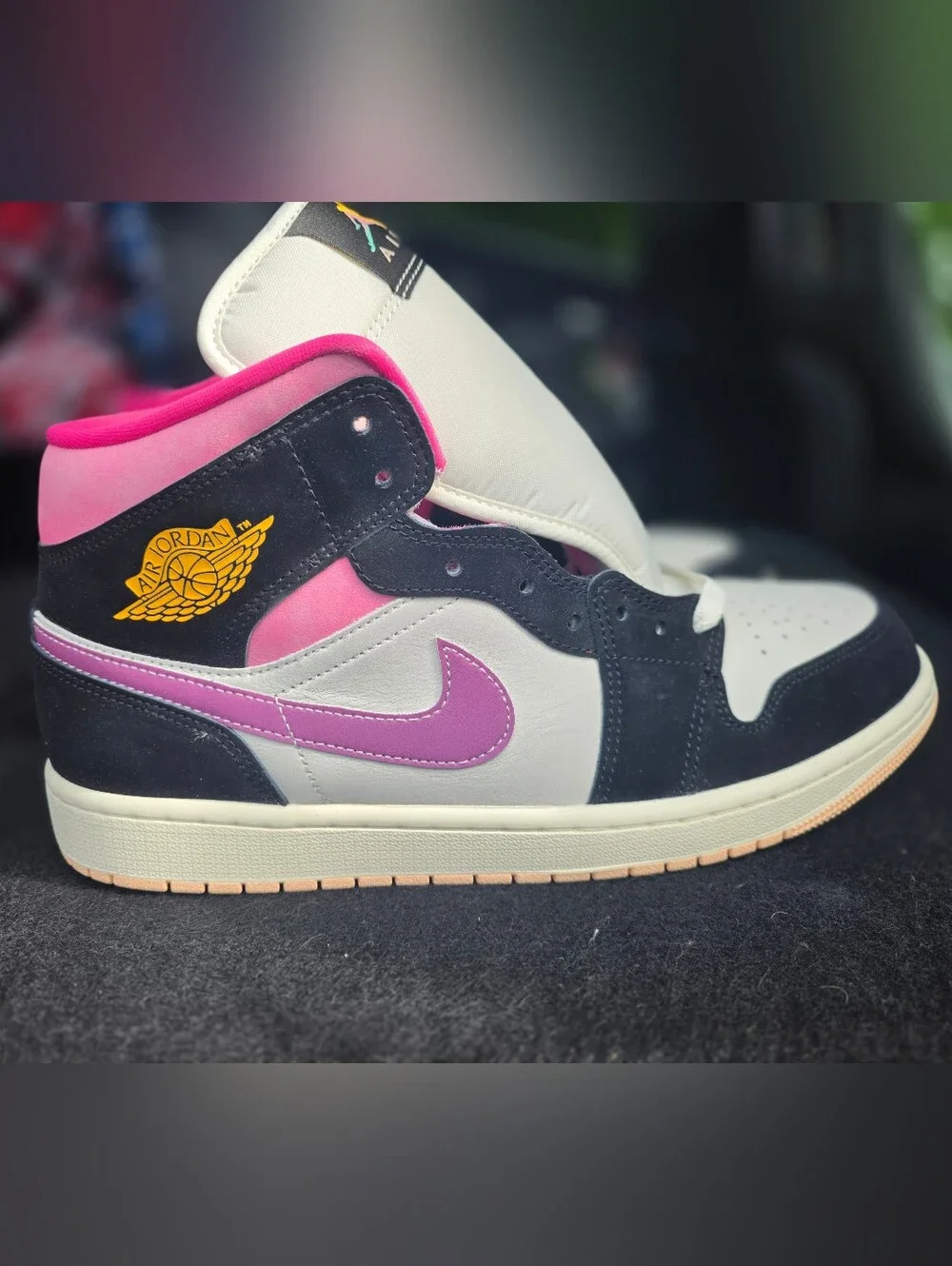 Jordan 1 Mid SE Men's Pink/Black Casual Sneaker